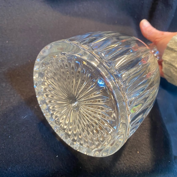 Round Cut Crystal Whiskey Decanter with Stopper - Picture 6 of 6